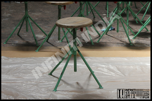 Industrial Spring Stool - Metal Steel, Standard Size, Polished Finish | Round Shape, 2-5 Kilograms, Quality Assured Design