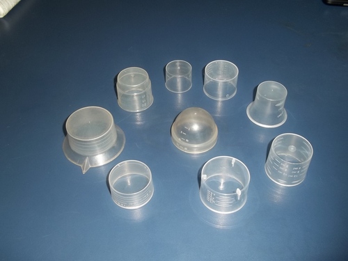 compilation of measuring cups