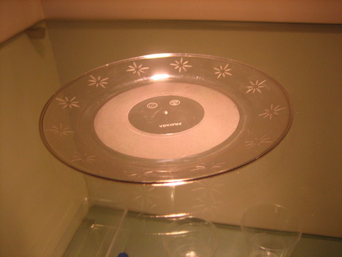 PLASTIC PLATE