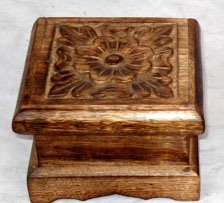 Mango wood carved box