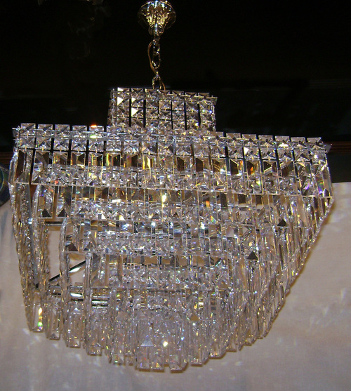 Pendent Light - Crystal Metal, Diameter 50cm, 60W Incandescent | Elegant Design, Crystal Accents, Energy Efficient, Modern Style