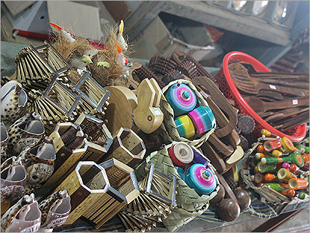 Wooden Pen Stand