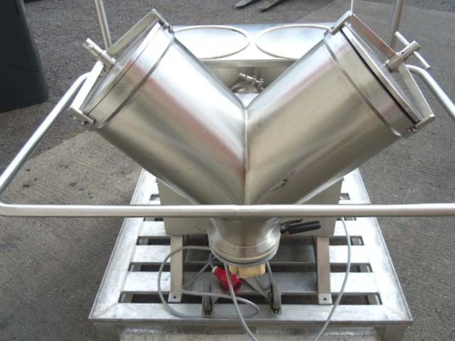 Moritz "V" Cone Blender