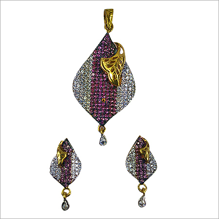 Women Jewellery Lockets