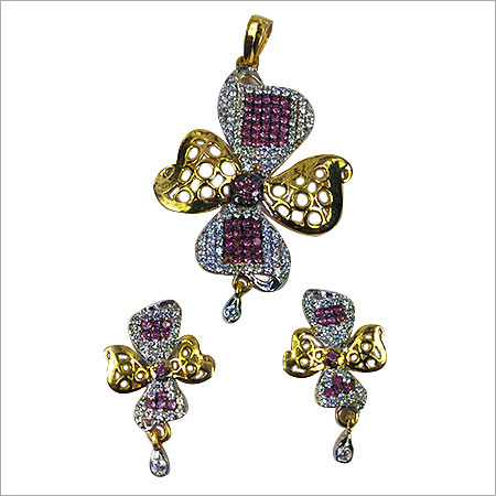 Women Designer Lockets