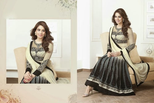 BOLLYWOOD ACTRESSES IN SALWAR KAMEEZ