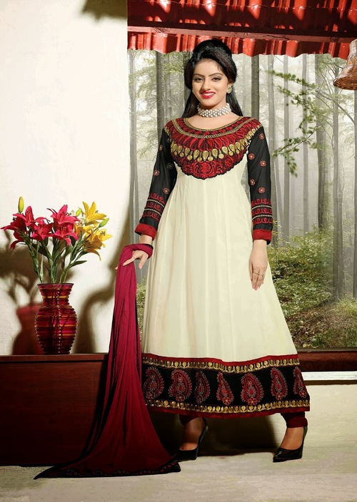 Bollywood Heroines In Salwar Kameez