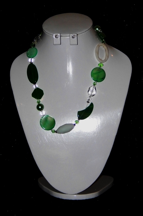 Funky Jewelry - Stone Metal, 18 Inches, Green | Stylish Design, Elegant Look, Durable Material, Lobster Clasp