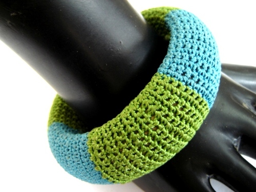 सुरुचिपूर्ण मनके चूड़ियाँ