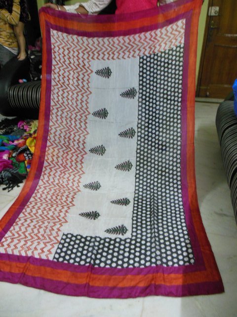 Hand Brush Paintings In Silk Scarfs - 100% Mulberry Silk, Various Sizes | Hand-Painted, Multicolor, Artisan-Made, Soft Texture