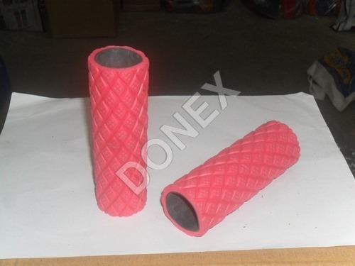 Grip Cover - Rubber, 15cm Length, 3cm Diameter, Red | Improved Grip, Enhanced Comfort, Diamond Pattern