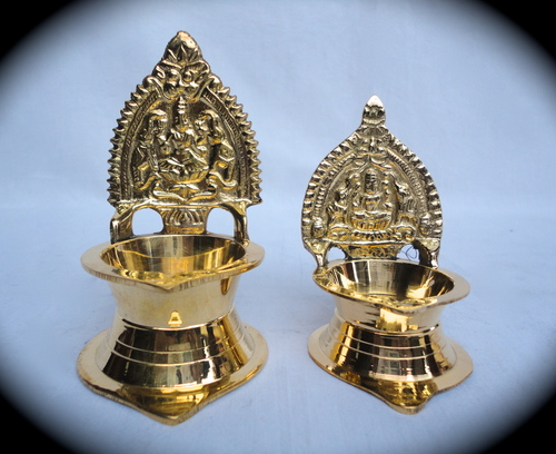 Kamakshi Vilakku