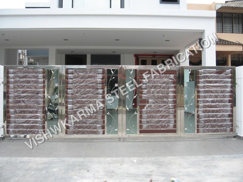 Stainless Steel Wooden Fabrication Gate