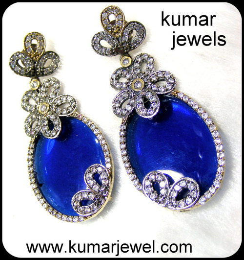 Vintage Royal Earring.