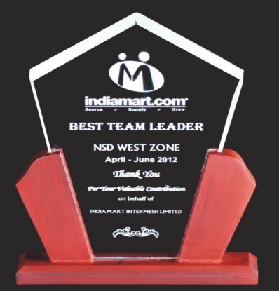 Acrylic Momentos - Acrylic, Variable Dimensions, Clear | Laser Etched, Elegant Design, Customizable Text, Boxed Packaging