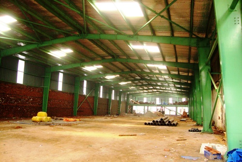 Green And Golden Pre Engineered Steel Building