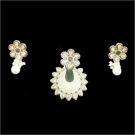 Traditional Antique Pendant Set