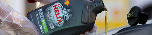 Synthetic engine oil