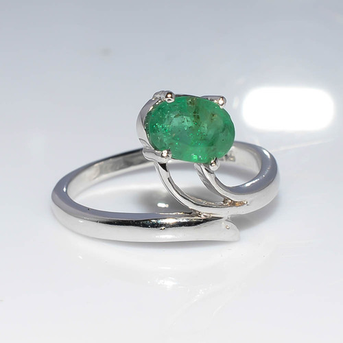 925 Sterling Silver Emerald Gemstone Ring