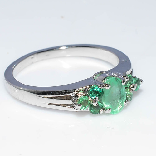 925 Sterling Silver Emerald Gemstone ring