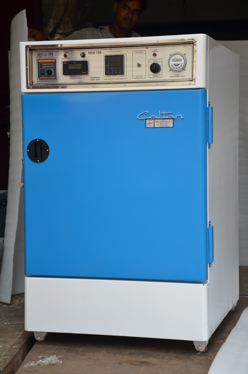 INCUBATOR WITH SHAKING FACILITY TEMP. RANGE 5 DEG