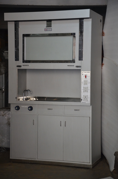 FUME HOOD