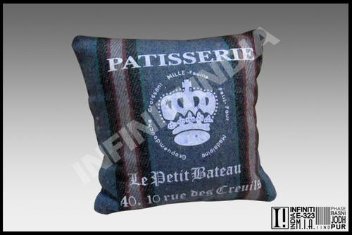 Machine Made Vintage Cushion