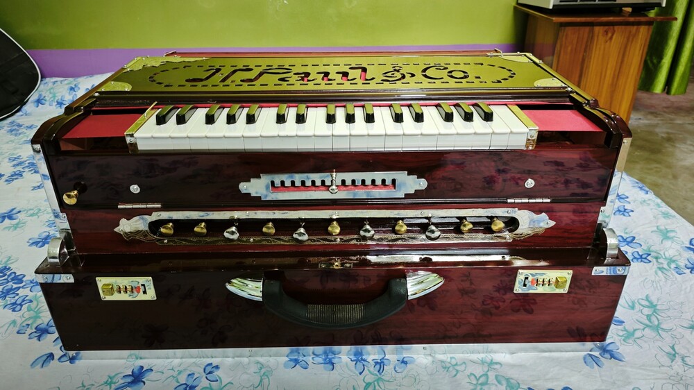 13 Scale Changer Harmonium - Application: Professional Singing