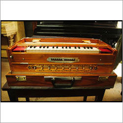 4 Reed Harmonium