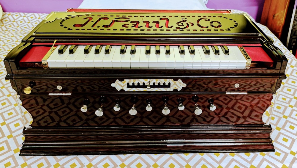 9 Scale Changer Harmonium Application: Professional Singing