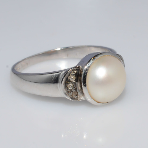 925 sterling silver pearl & Diamond ring