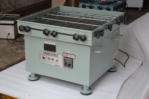 LABORATORY SHAKER