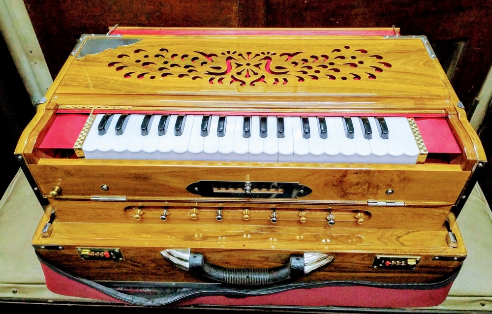 Indian Scale Changer Harmonium - Application: Professional Singing