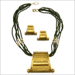 Ladies Gold Jewelry