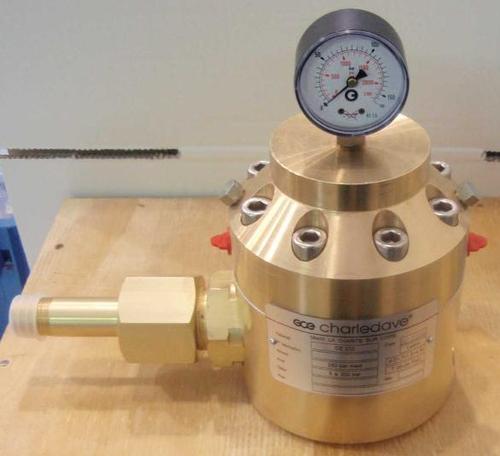 Pneumatic loaded regulator 