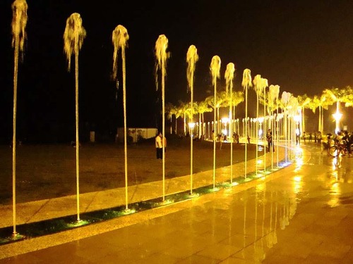 Form Jet Fountain On Street