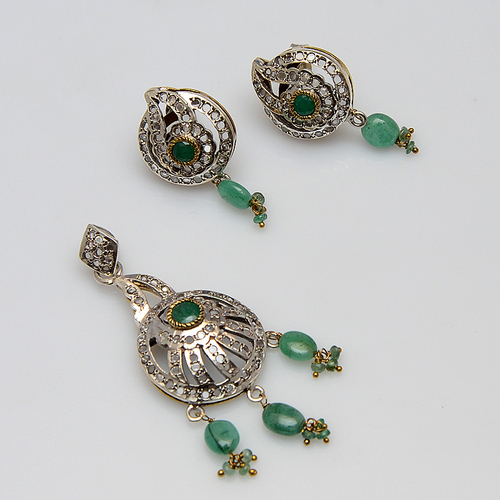 925 sterling silver Emerald & Cz Gemstone Victorian Pendant Set