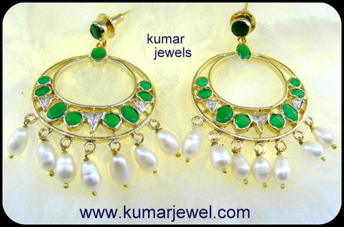 Pearl And Emerald Earring.