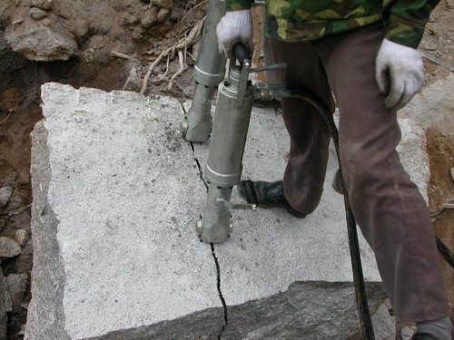 Hydraulic Rock Excavting Equipments