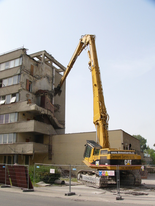 Long Boom Excavators