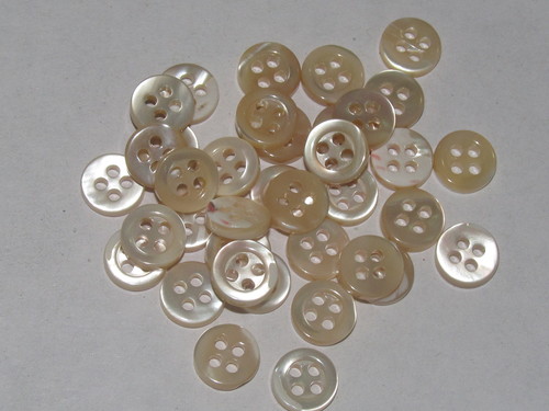 natural thick shell buttons