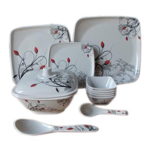 Designer Plastic Dinner Sets