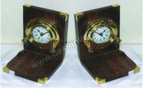 Porthole clock bookend