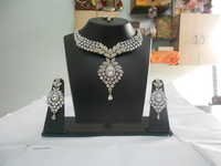 ब्राइडल स्टोन इमिटेशन ज्वेलरी