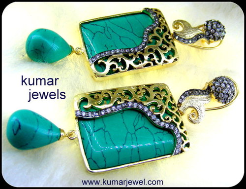 Turquoise stud earring