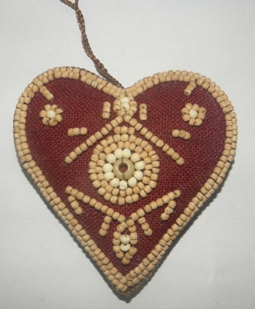 Christmas Hanging Heart Design: Zari