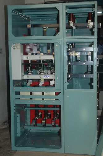 Vacuum Circuit Breaker