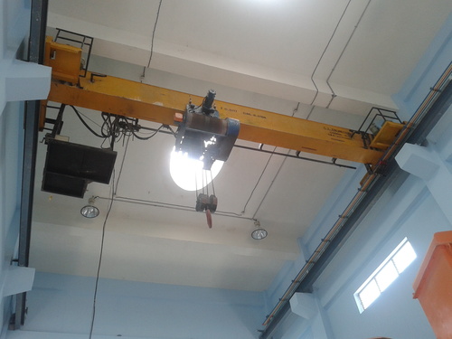 Single Girder Bridge Cranes - Overhead Design | Enhanced Load Capacity, Sleek Finish, Reliable Performance