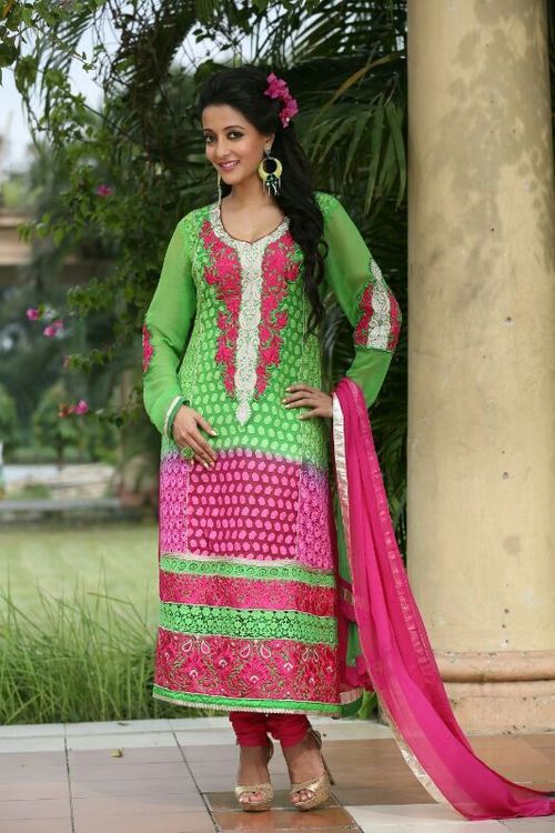 Traditional Style Salwar Kameez