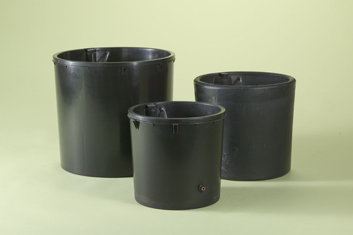 Self Irrigation Container